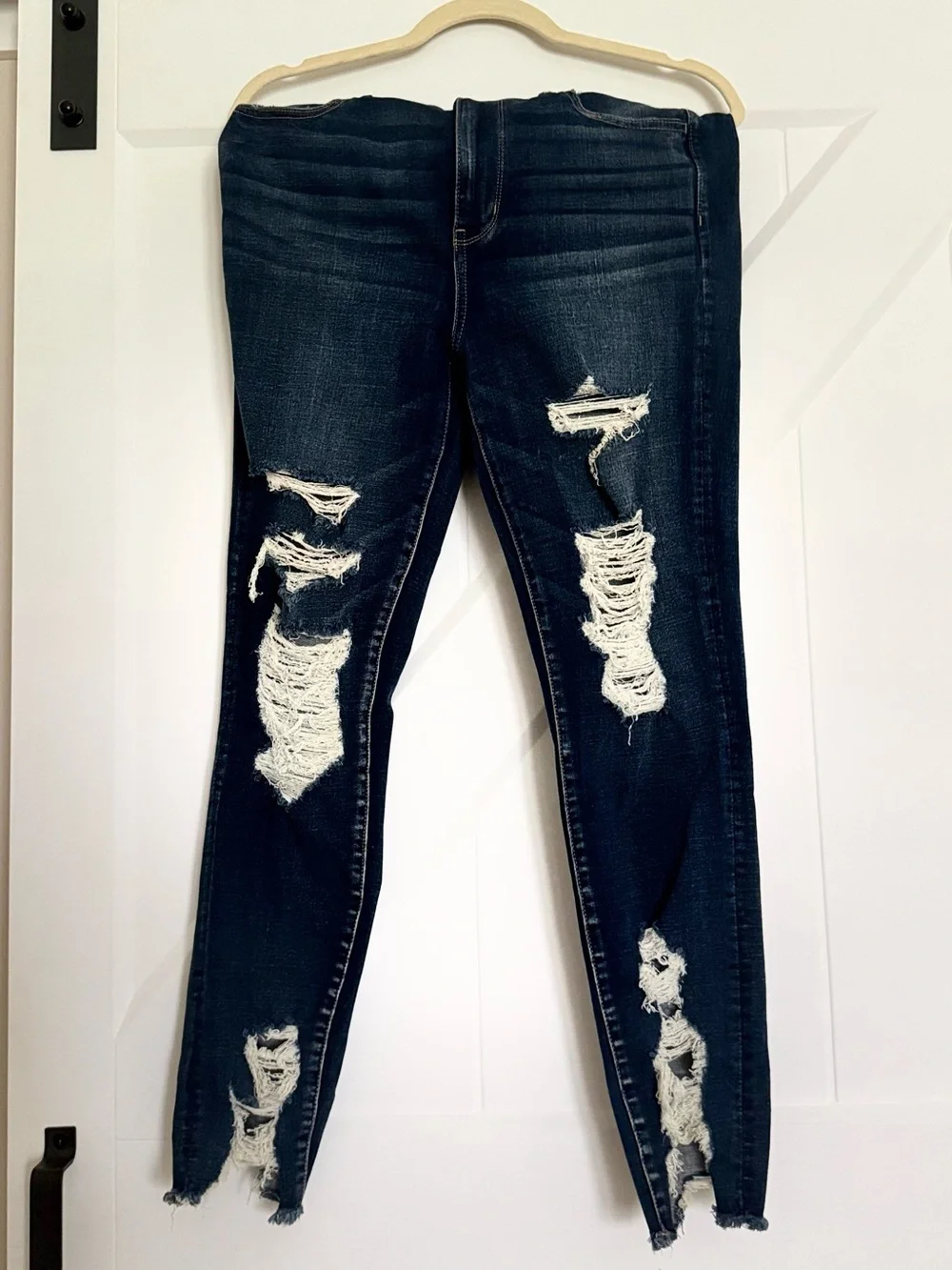 American Eagle Distressed Dark Blue Ripped Skinny Jeans size 12 Super Stretch